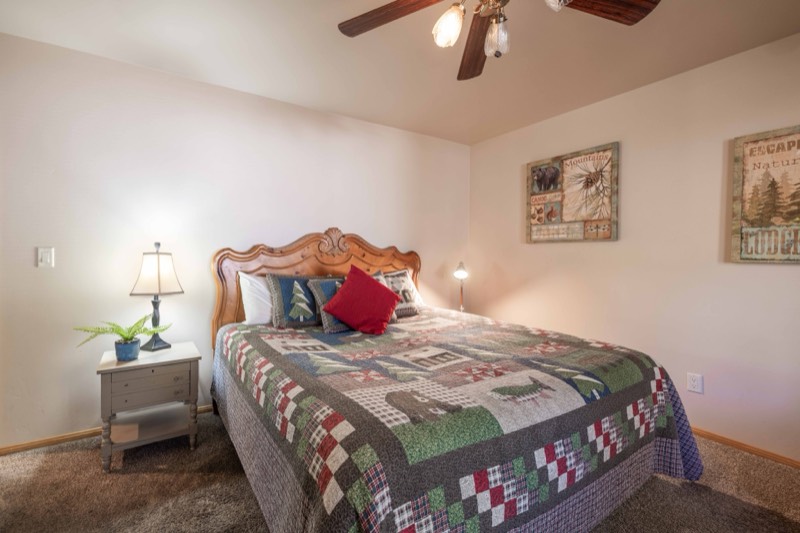 Bedroom, alternate view