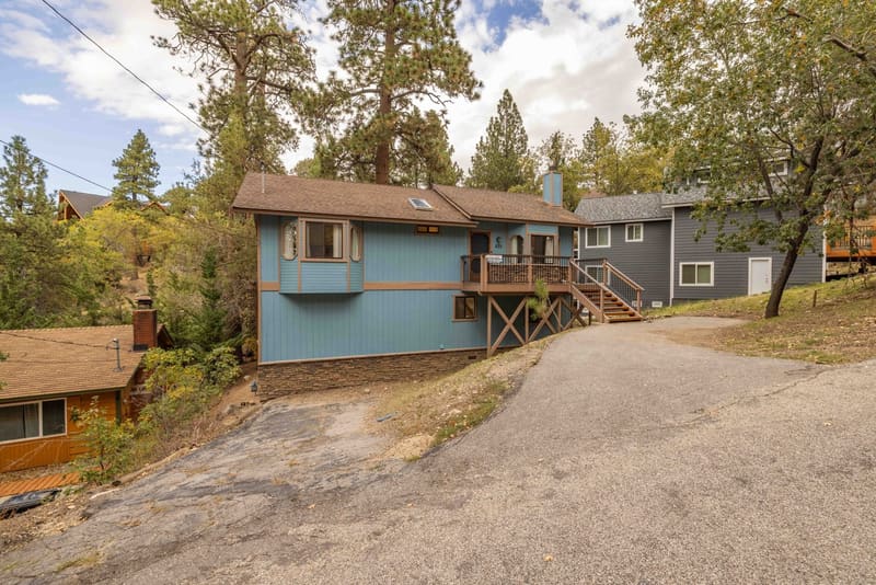 820 Villa Grove Ave exterior